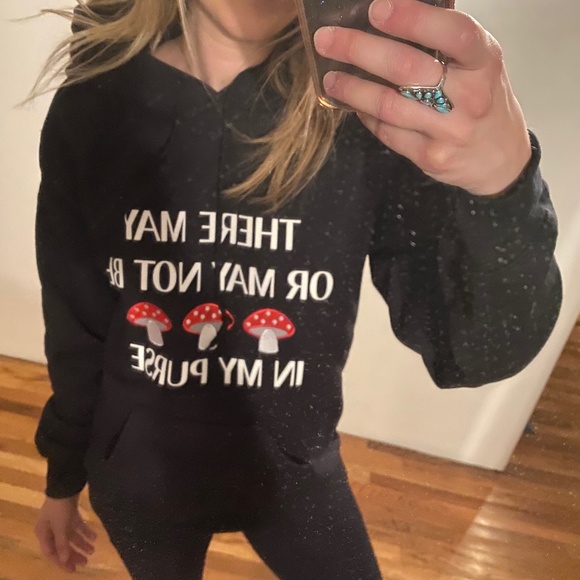 🍄 Private Party black shrooms in my purse hoodie sweatshirt w/ mushroom patches - Picture 6 of 9